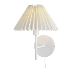Aneta Lighting seinävalaisin Ester valkoinen