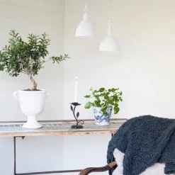 By Rydéns ikkunavalaisin Bazar hiekanvalkoinen