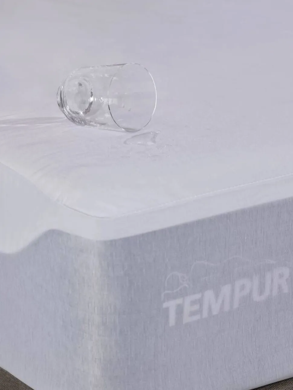 TEMPUR 105x200x25 cm muotoonommeltu suojalakana Cooling TENC