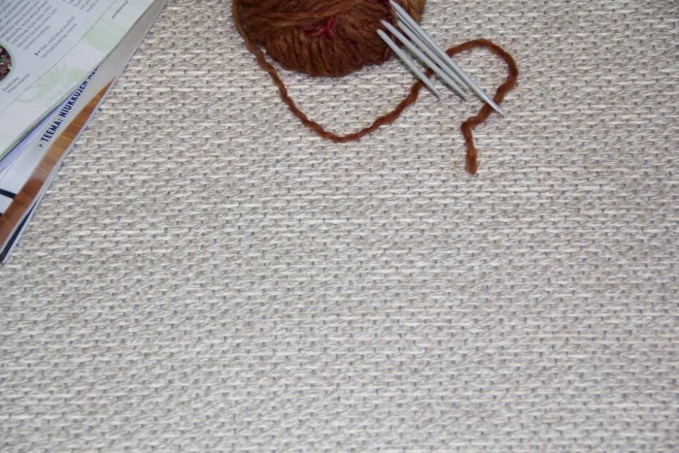 VM-Carpet Aho 72 beige, kapea pellavakantti 80*200 cm